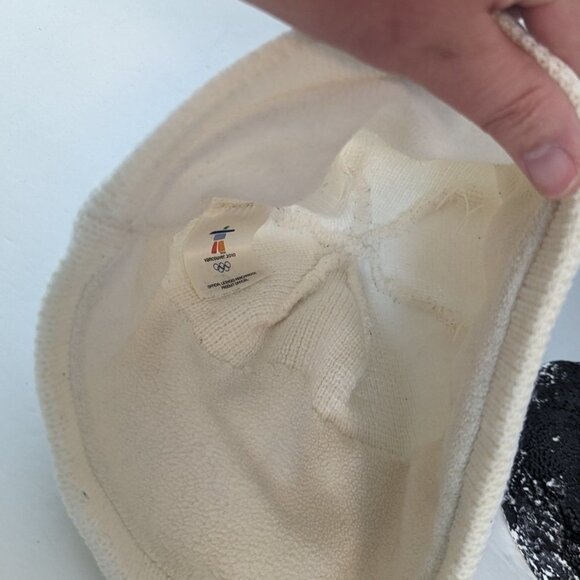 Official 2010 Vancouver Olympics Hat Beanie White Fleece Lined Embroidered Retro - Picture 3 of 6